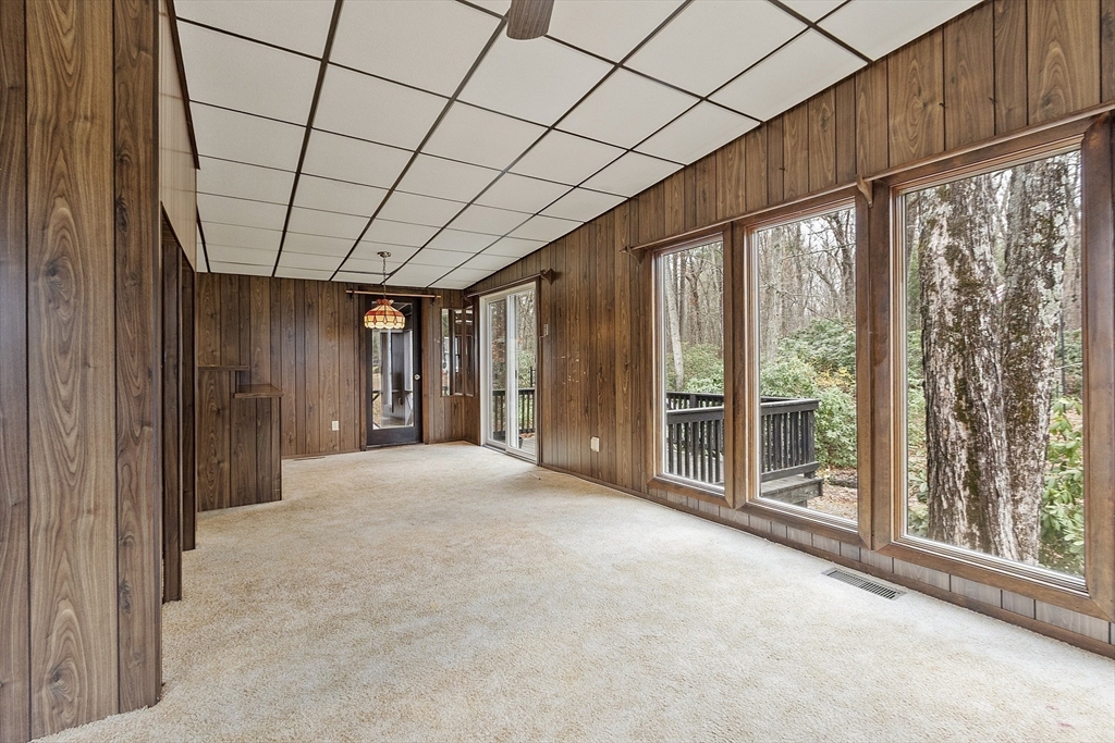 7 Hickory Lane Lunenburg, MA 01462 - Photo 23 of 40