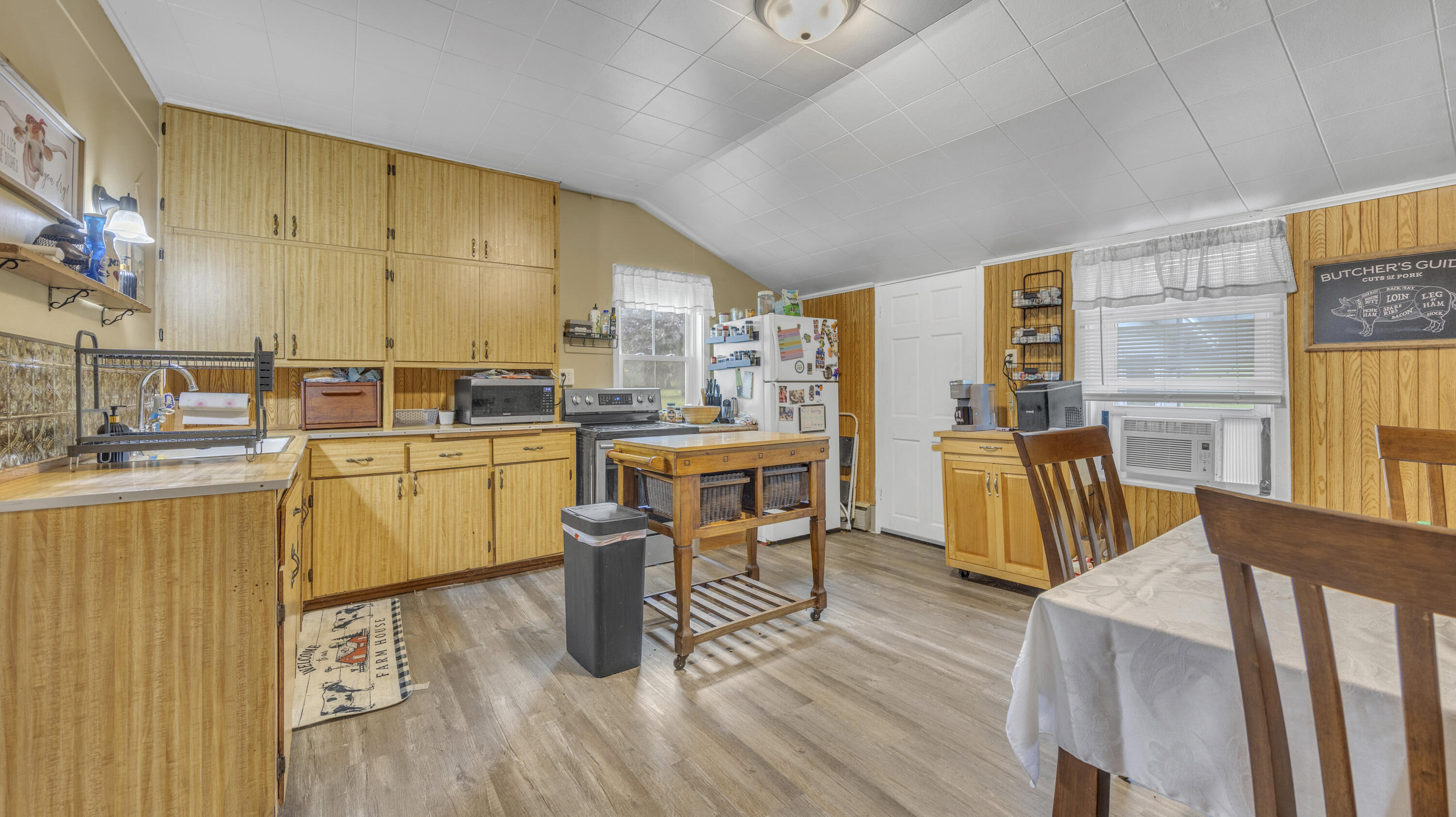 W4160 Main Road Herman, WI 53073 - Photo 29 of 39 Apt 4 Kitchen