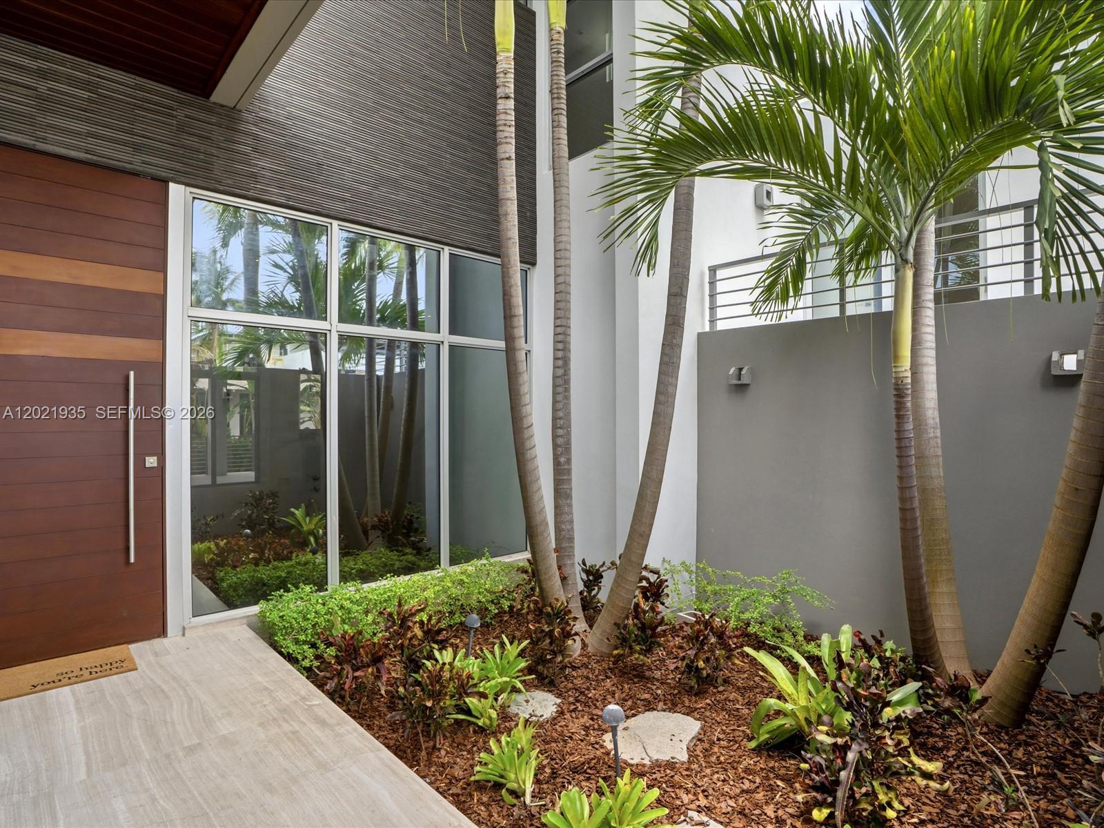 125 Hampton Lane Key Biscayne, FL 33149 - Photo 4 of 81