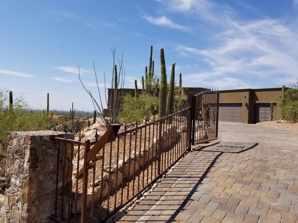 4041 Larkspur Road Tucson, AZ 85749 - Photo 2 of 33