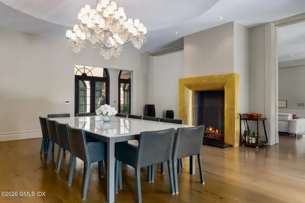 $18,500,000 | 41 Meadow Wood Drive, Greenwich, CT 06830