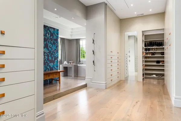 $18,500,000 | 41 Meadow Wood Drive, Greenwich, CT 06830