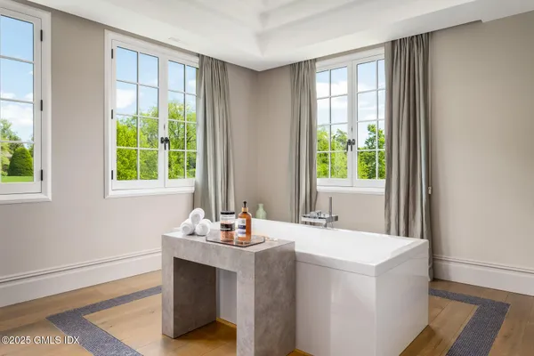 $18,500,000 | 41 Meadow Wood Drive, Greenwich, CT 06830