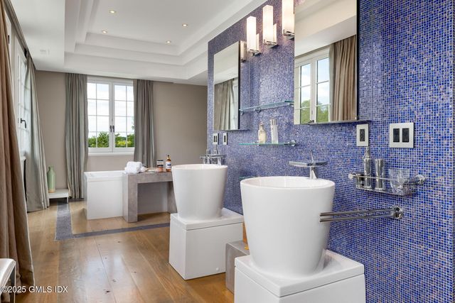 $18,500,000 | 41 Meadow Wood Drive, Greenwich, CT 06830