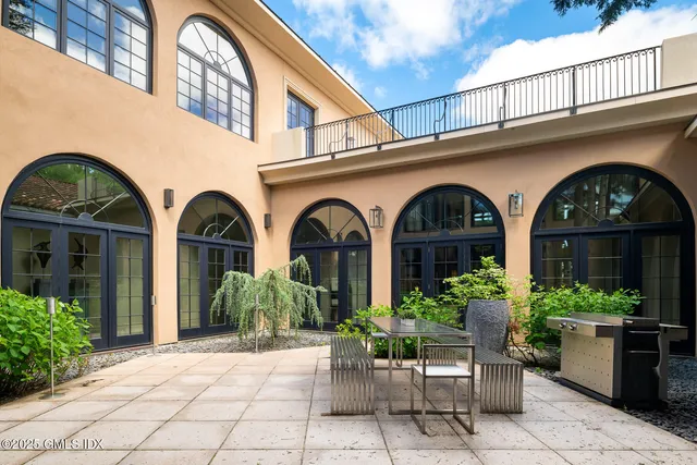 $18,500,000 | 41 Meadow Wood Drive, Greenwich, CT 06830