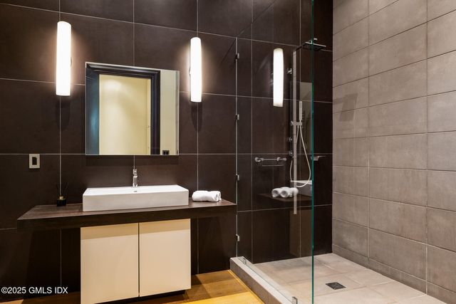 $18,500,000 | 41 Meadow Wood Drive, Greenwich, CT 06830