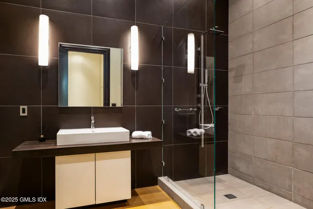 $18,500,000 | 41 Meadow Wood Drive, Greenwich, CT 06830