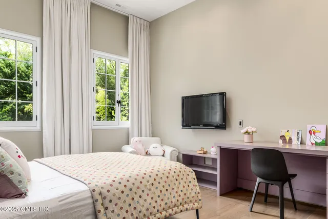 $18,500,000 | 41 Meadow Wood Drive, Greenwich, CT 06830