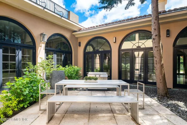 $18,500,000 | 41 Meadow Wood Drive, Greenwich, CT 06830