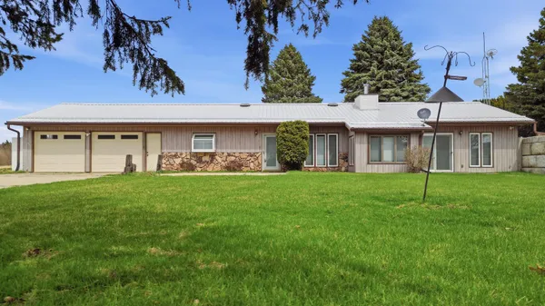 $199,900 | 2870 South Wagon Road, Polo, IL 61064