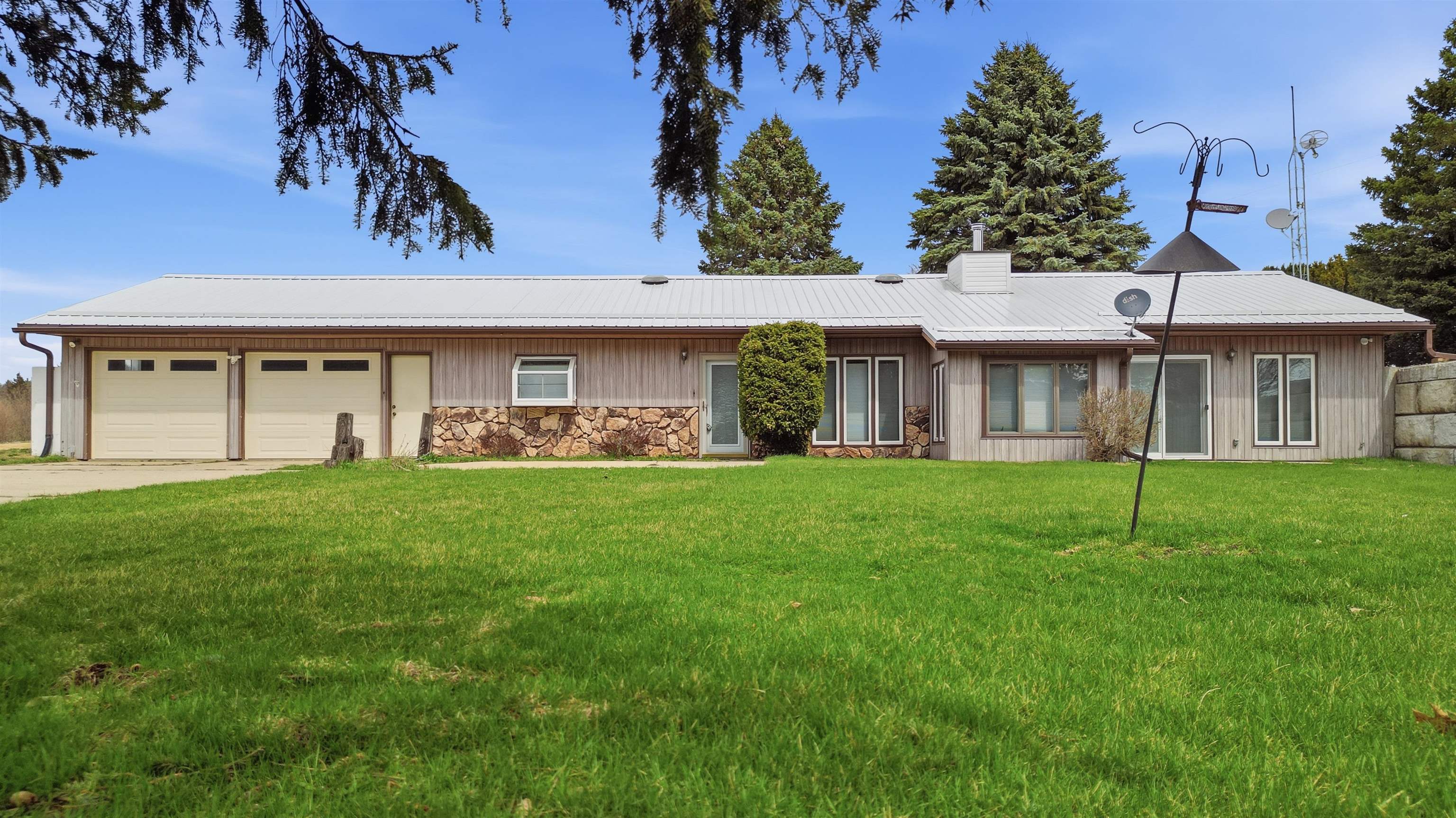 2870 South Wagon Road Polo, IL 61064 - Photo 1 of 30