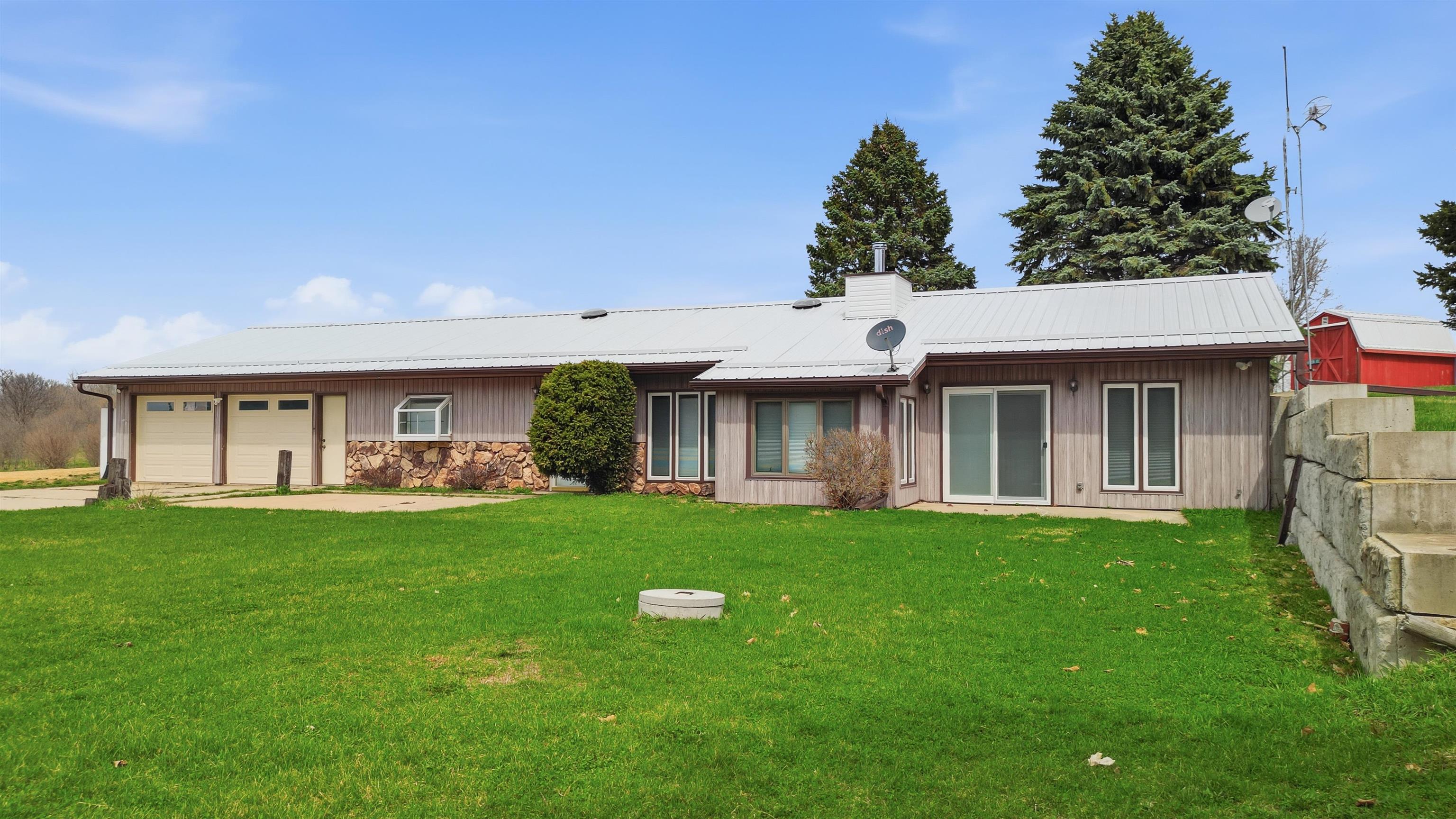 2870 South Wagon Road Polo, IL 61064 - Photo 2 of 30