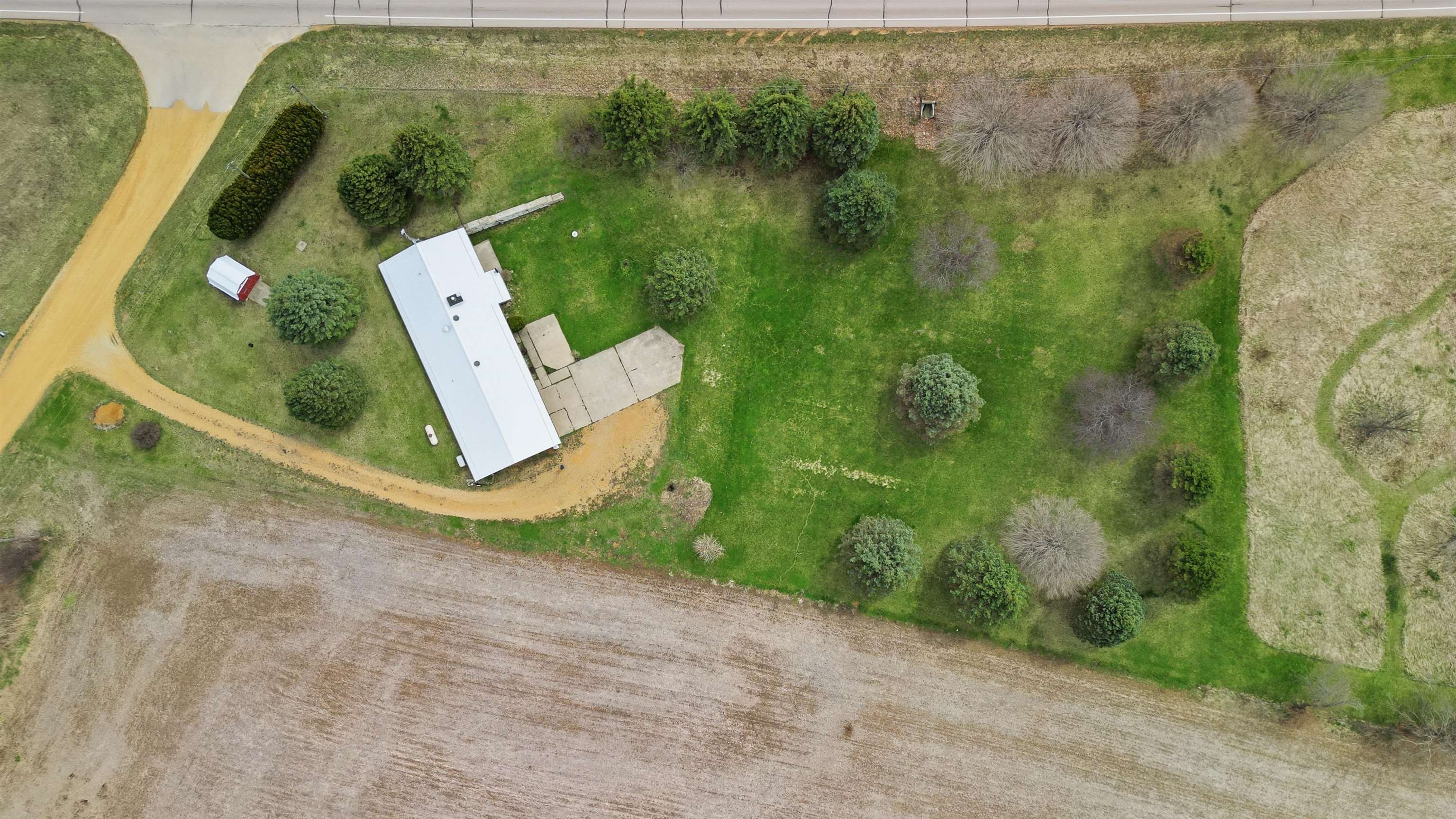 2870 South Wagon Road Polo, IL 61064 - Photo 4 of 30