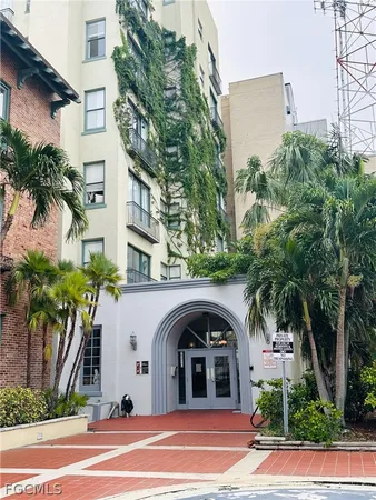 $1,425 | 2310 First Street, Unit 402, Fort Myers, FL 33901