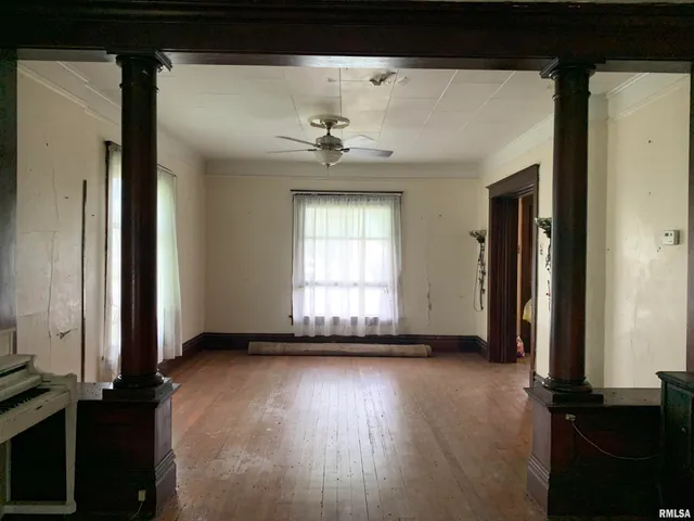 $58,000 | 545 Bainbridge Street, Barry, IL 62312