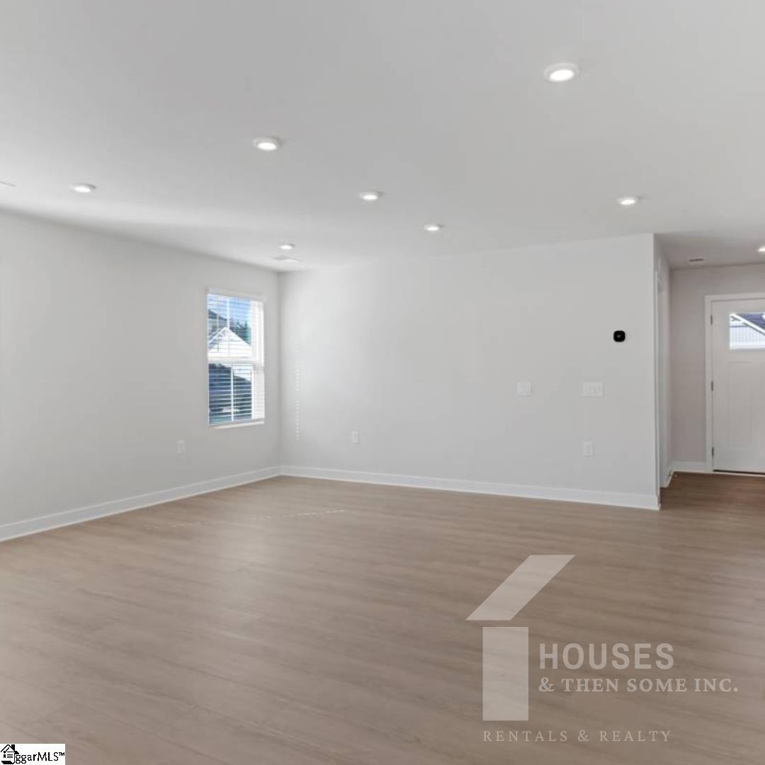 1130 Bulrush Drive Woodruff, SC 29388 - Photo 4 of 21