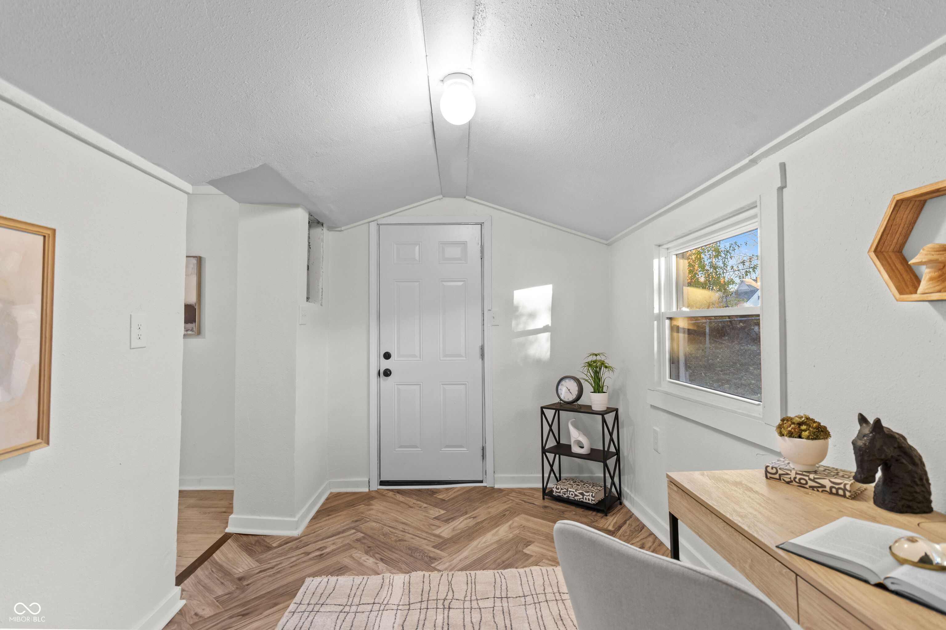 911 West 3rd Street Anderson, IN 46016 - Photo 12 of 22