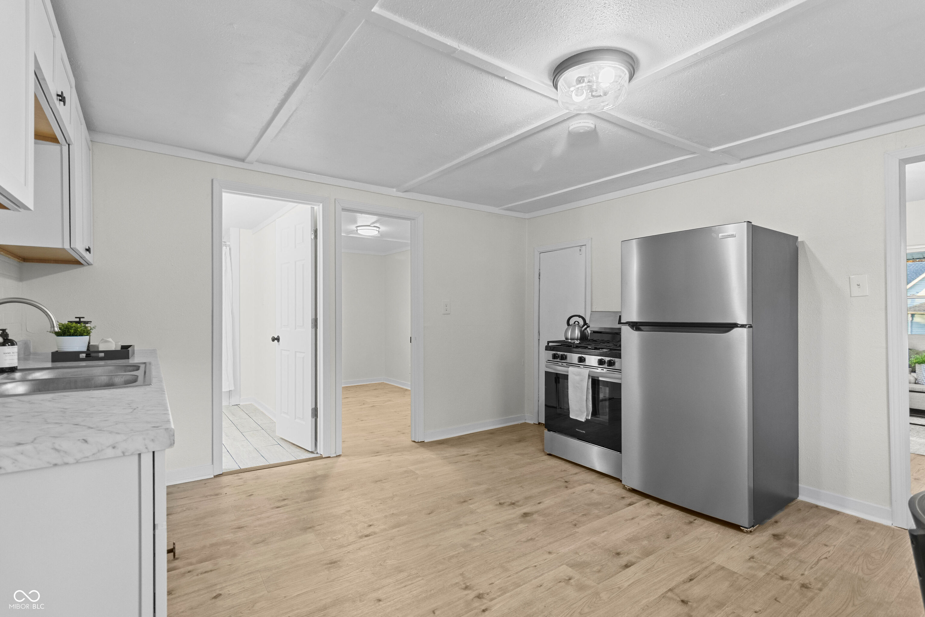 911 West 3rd Street Anderson, IN 46016 - Photo 7 of 22