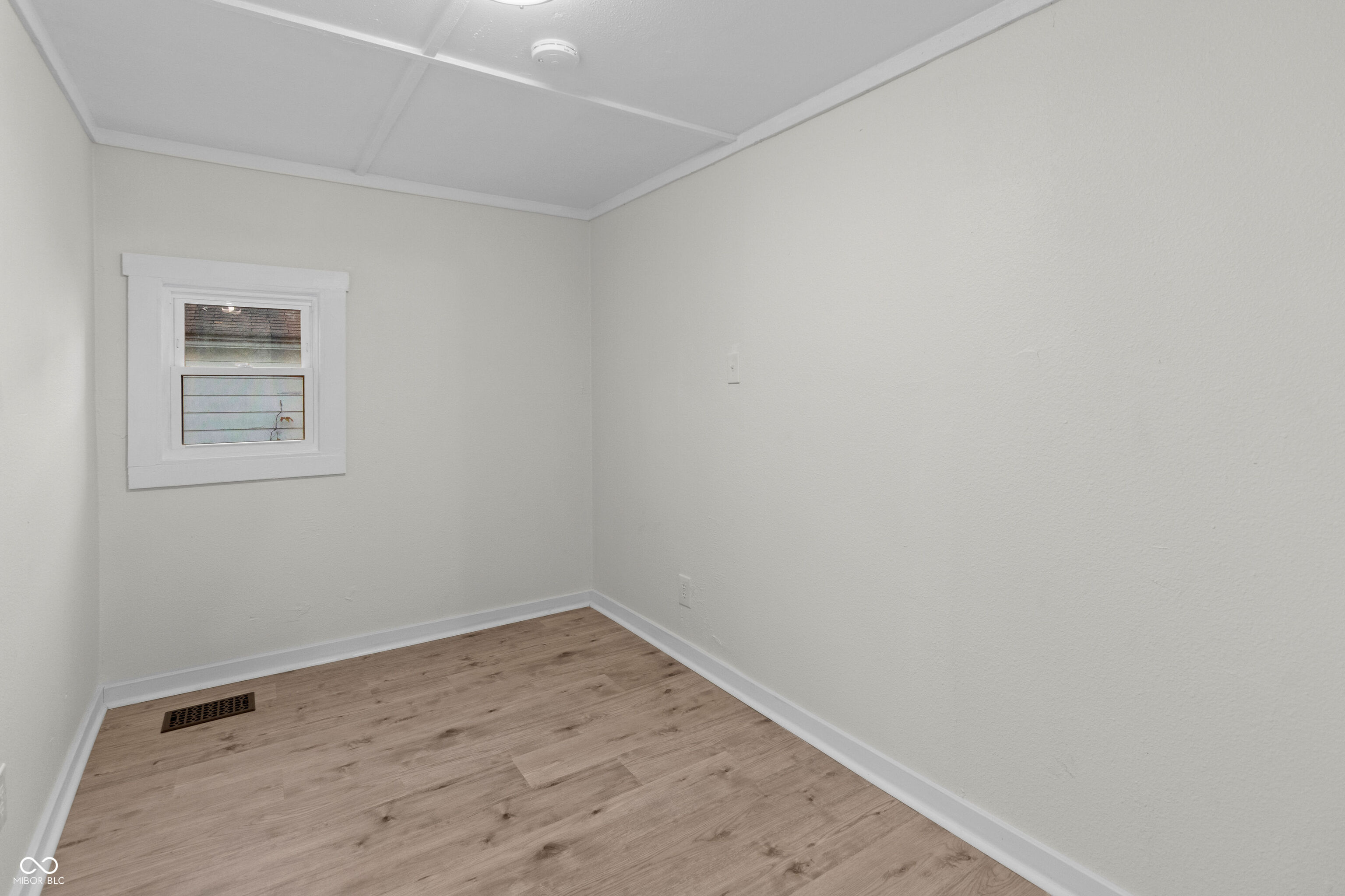 911 West 3rd Street Anderson, IN 46016 - Photo 9 of 22