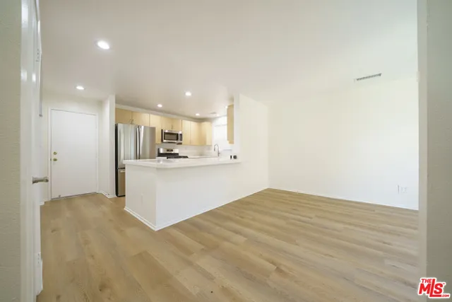 $3,875 | 121 Cancion Way, Los Angeles, CA 90033