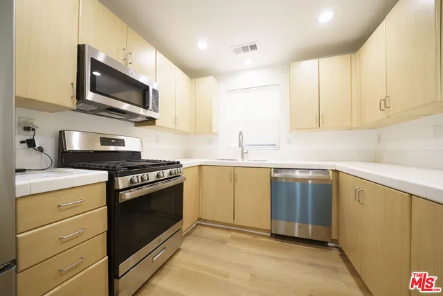 $3,875 | 121 Cancion Way, Los Angeles, CA 90033