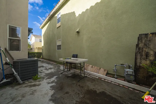 $3,875 | 121 Cancion Way, Los Angeles, CA 90033