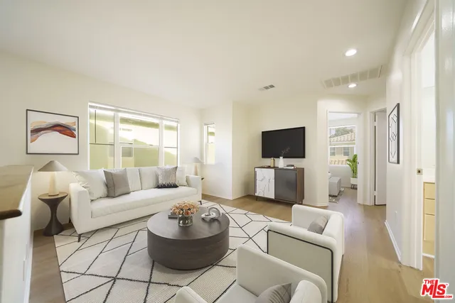 $3,875 | 121 Cancion Way, Los Angeles, CA 90033