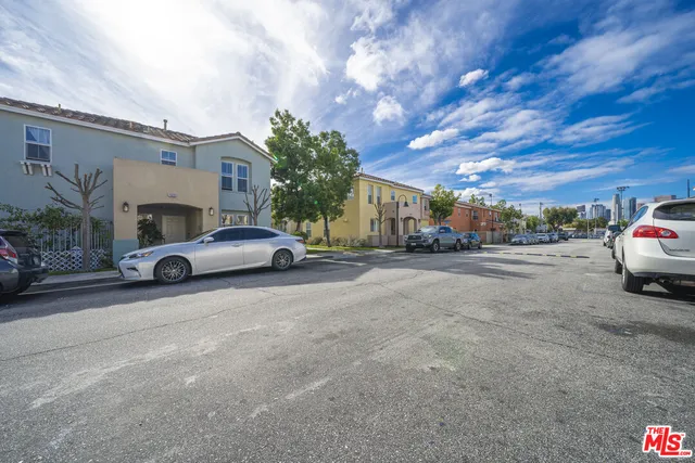 $3,875 | 121 Cancion Way, Los Angeles, CA 90033