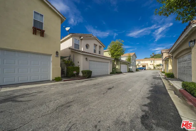 $3,875 | 121 Cancion Way, Los Angeles, CA 90033