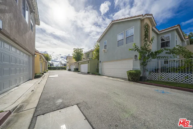 $3,875 | 121 Cancion Way, Los Angeles, CA 90033