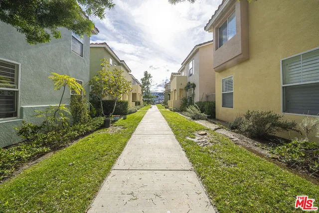 $3,875 | 121 Cancion Way, Los Angeles, CA 90033