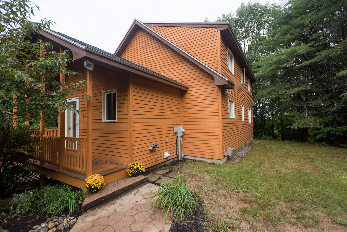 49 Rose Ridge Way Buxton, ME 04093 - Photo 3 of 65 09062022_49RoseRidgeWay_0050