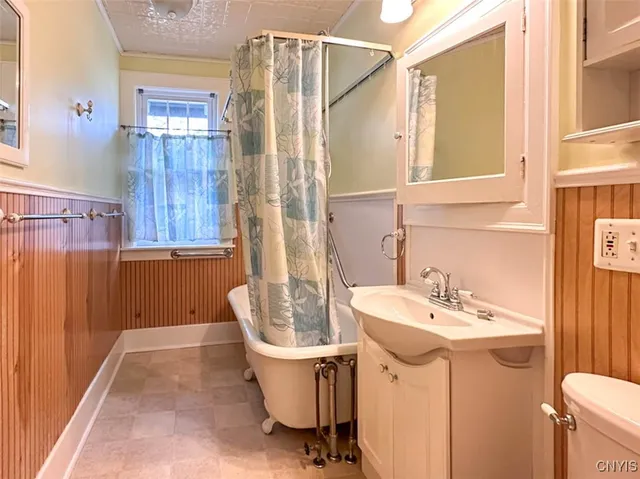 $189,900 | 12 Rose Place, Utica, NY 13502