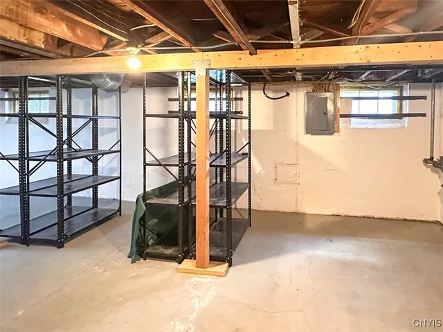 $189,900 | 12 Rose Place, Utica, NY 13502