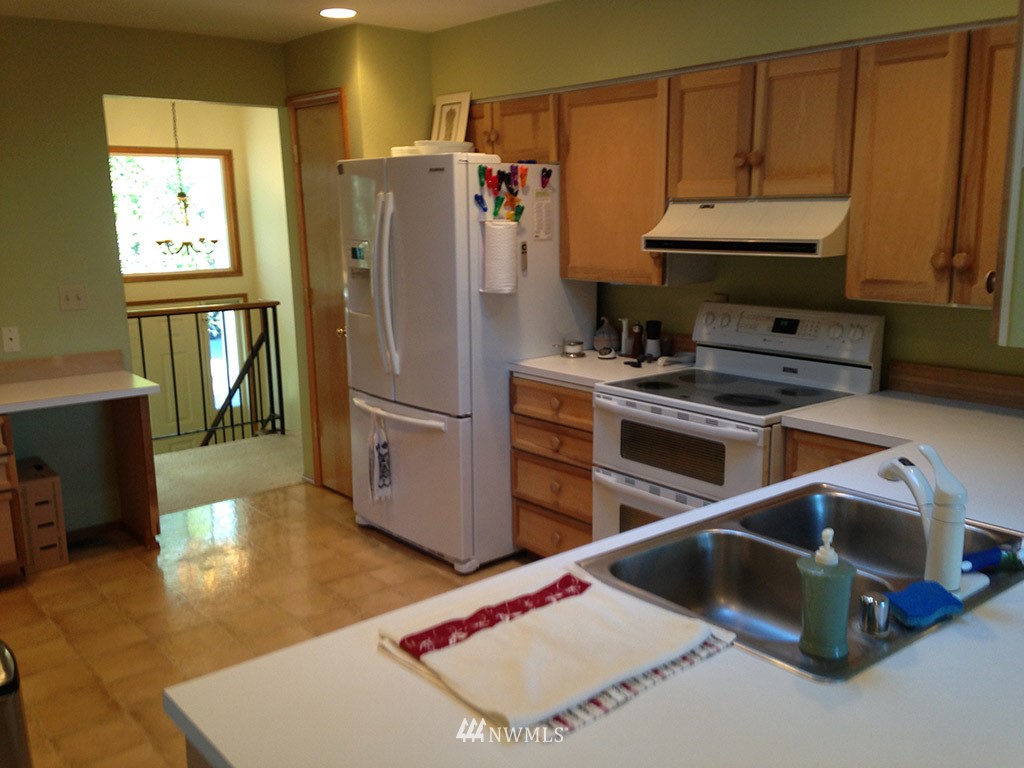 2921 167th Street Southeast Bothell, WA 98012 - Photo 6 of 12