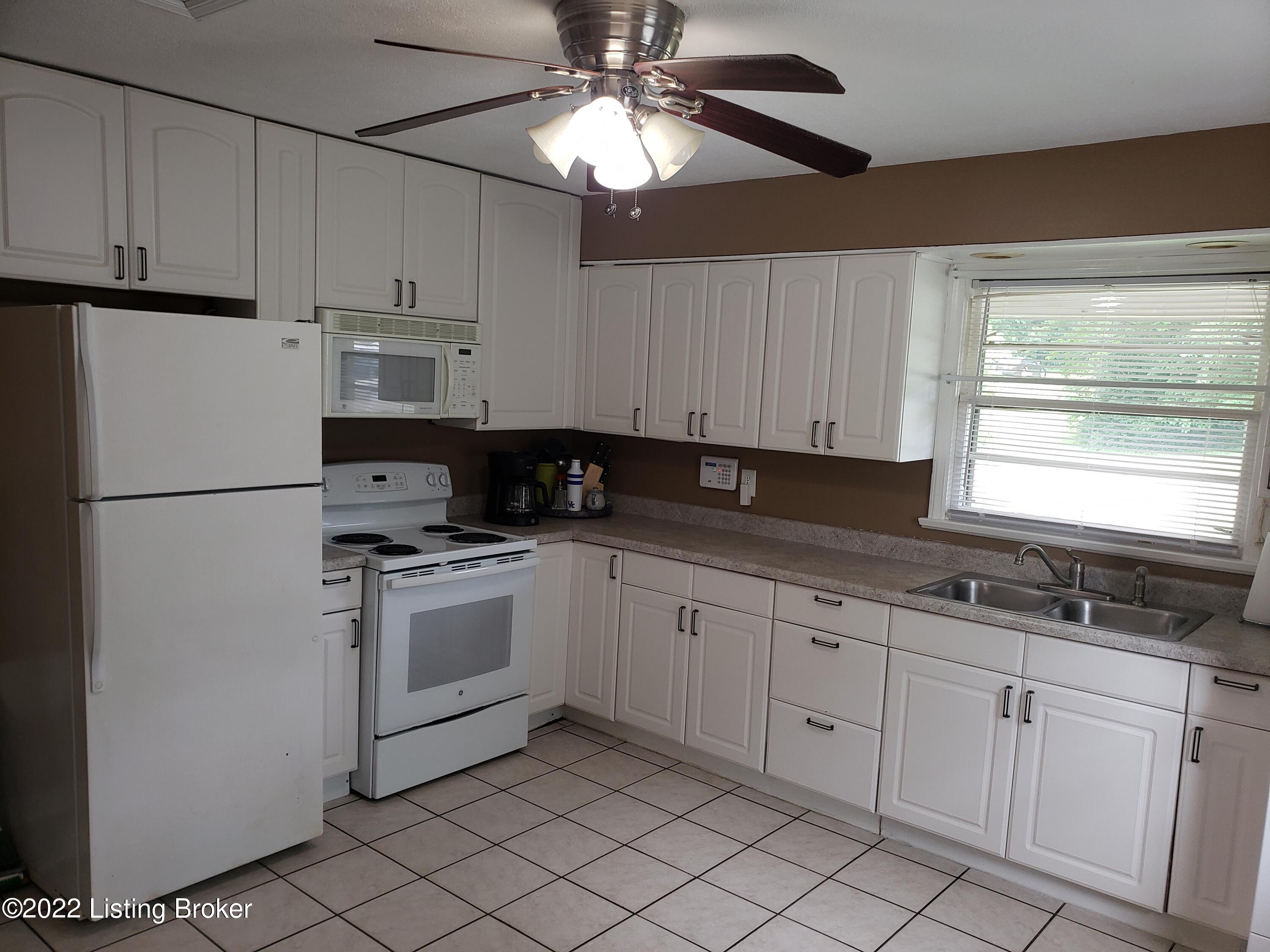 3624 Dell Road Louisville, KY 40299 - Photo 15 of 43 20220801_131200