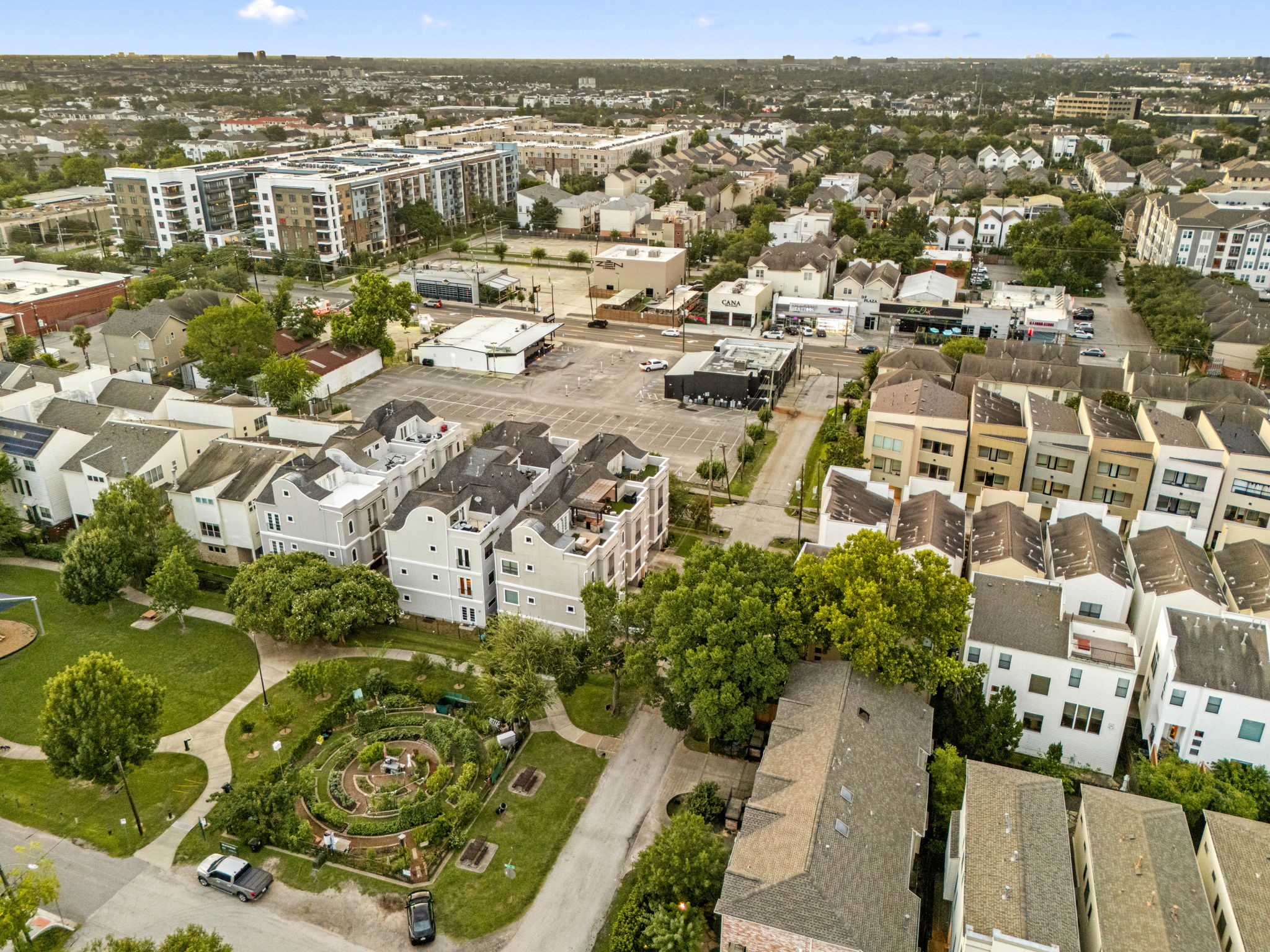 821 Lester Street Houston, TX 77007 - Photo 33 of 44 Rice Military area is at the center of it all!