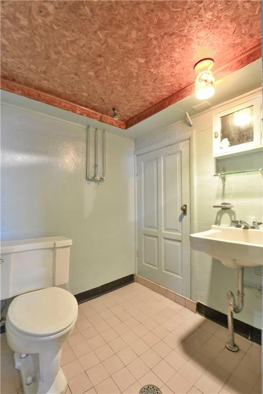 209 Goldsmith Road Pittsburgh, PA 15237 - Photo 18 of 20 Basement Powder Room