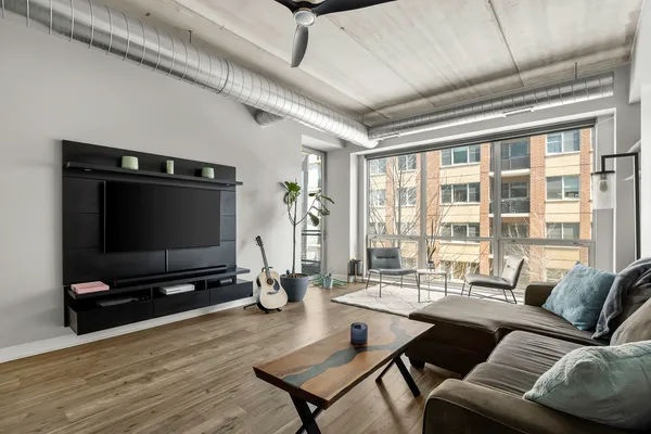 $3,050 | 845 North Kingsbury Street, Unit 412, Chicago, IL 60610