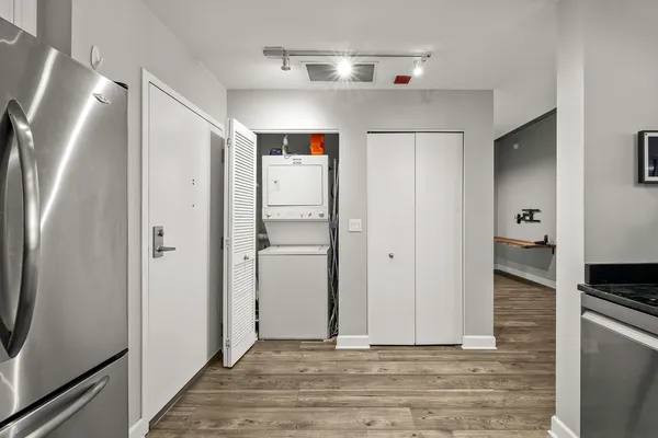 $3,050 | 845 North Kingsbury Street, Unit 412, Chicago, IL 60610