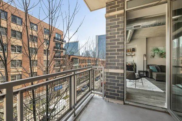 $3,050 | 845 North Kingsbury Street, Unit 412, Chicago, IL 60610