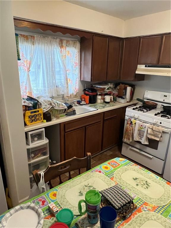 376 Vermont Avenue Rochester, PA 15074 - Photo 4 of 31 1St Floor