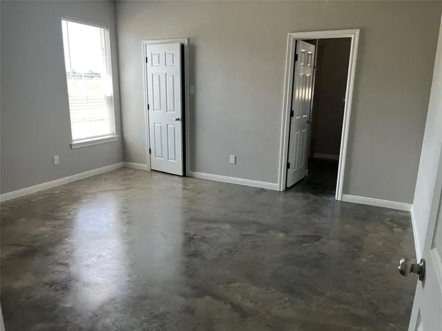 $2,300 | 1043 County Road, Glen Rose, TX 76043