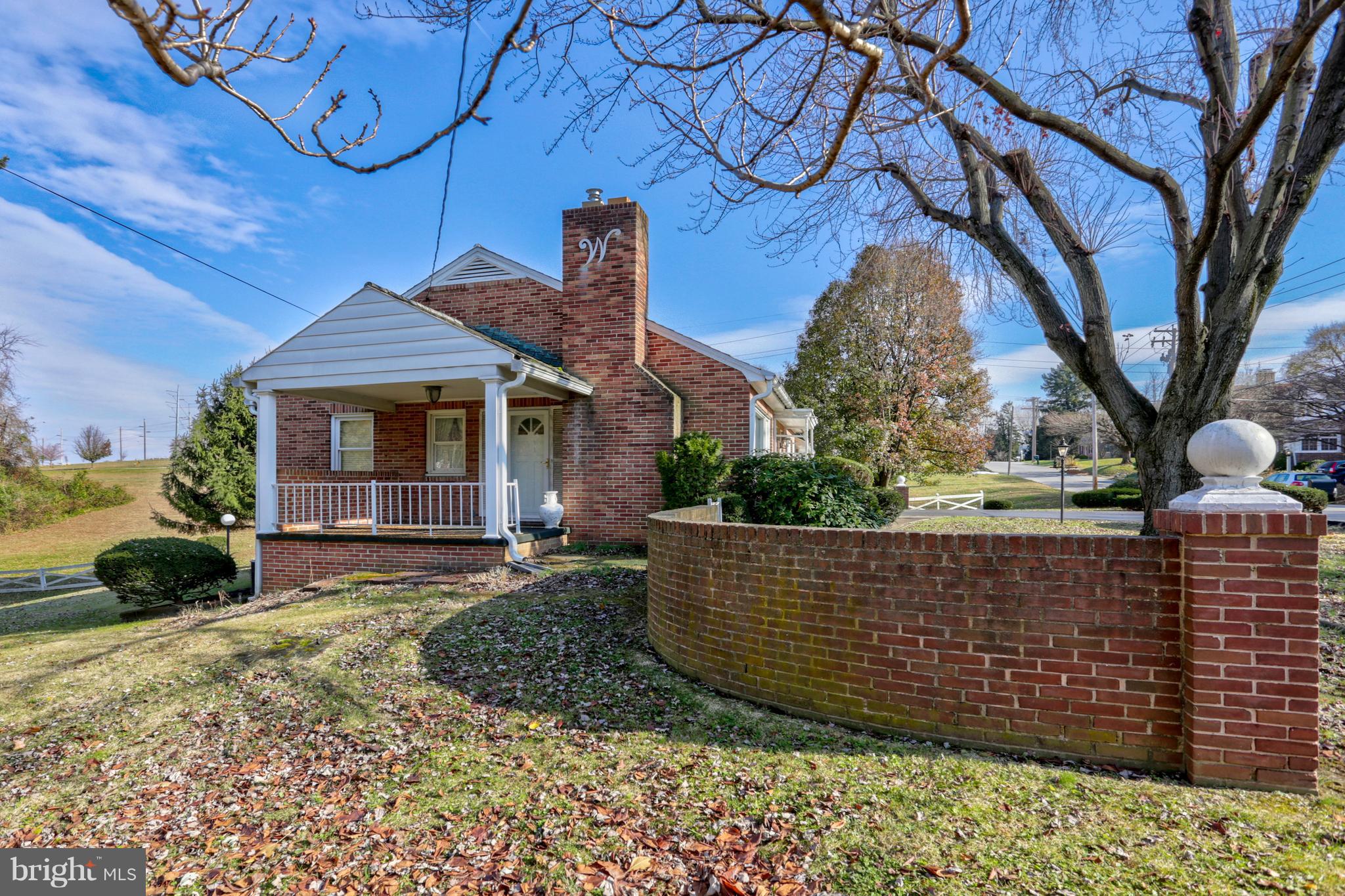 1003 Grandview Road York, PA 17403 - Photo 4 of 33 Gallery Image 4