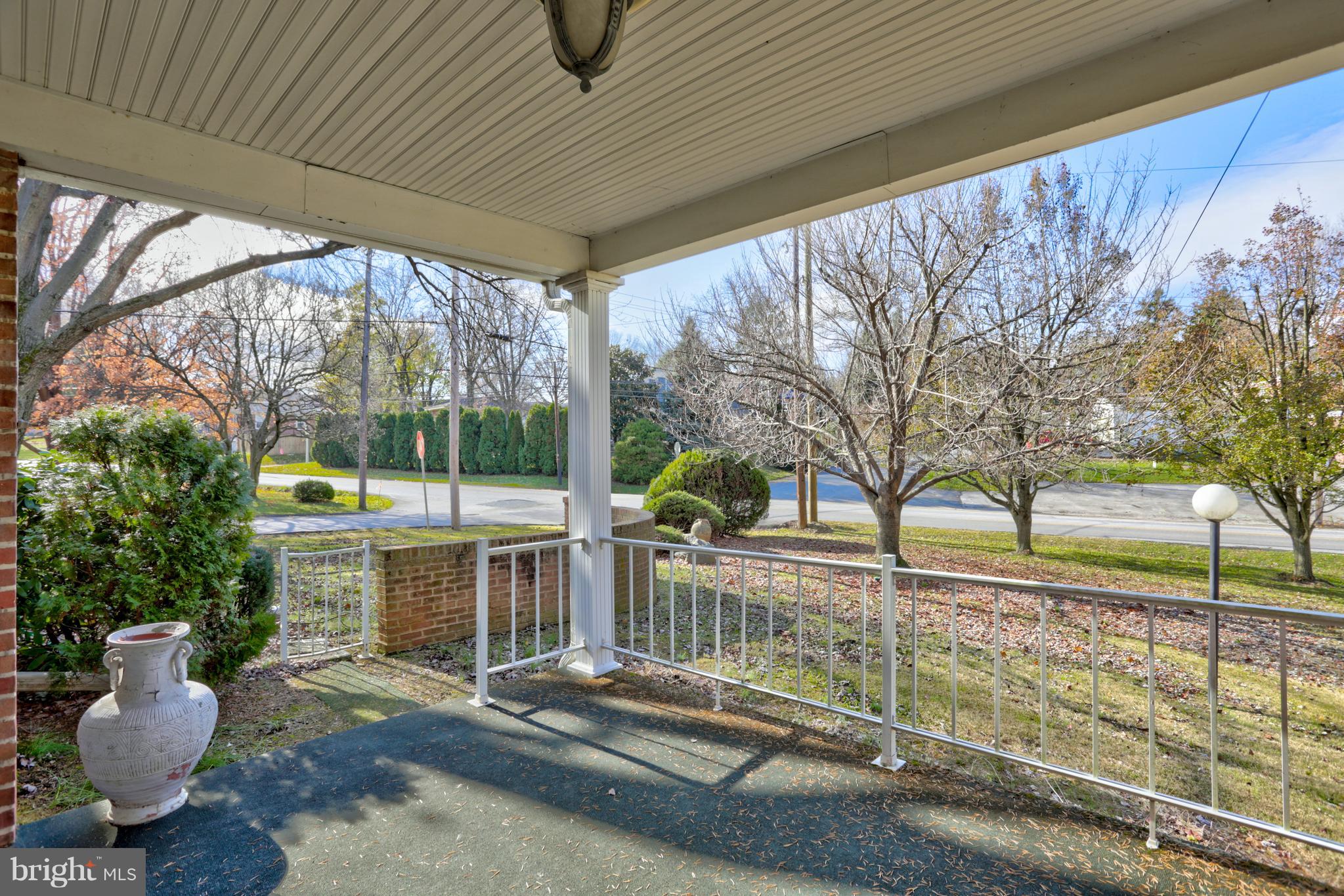 1003 Grandview Road York, PA 17403 - Photo 5 of 33 Gallery Image 5