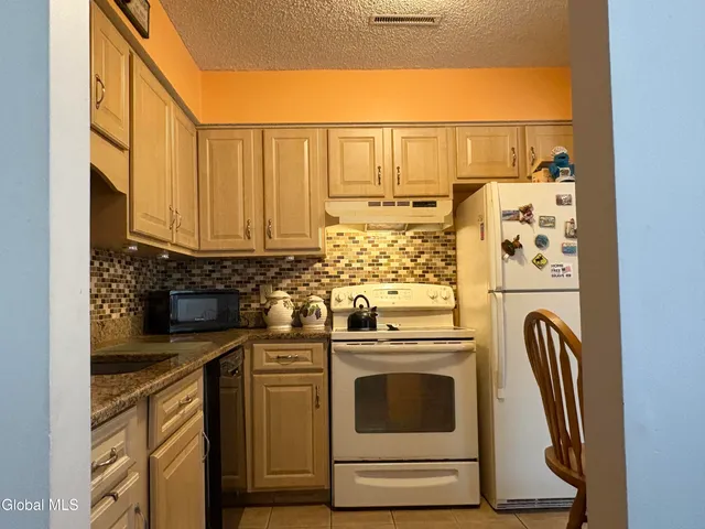 $279,900 | 3005 Squire Boulevard, Guilderland, NY 12159