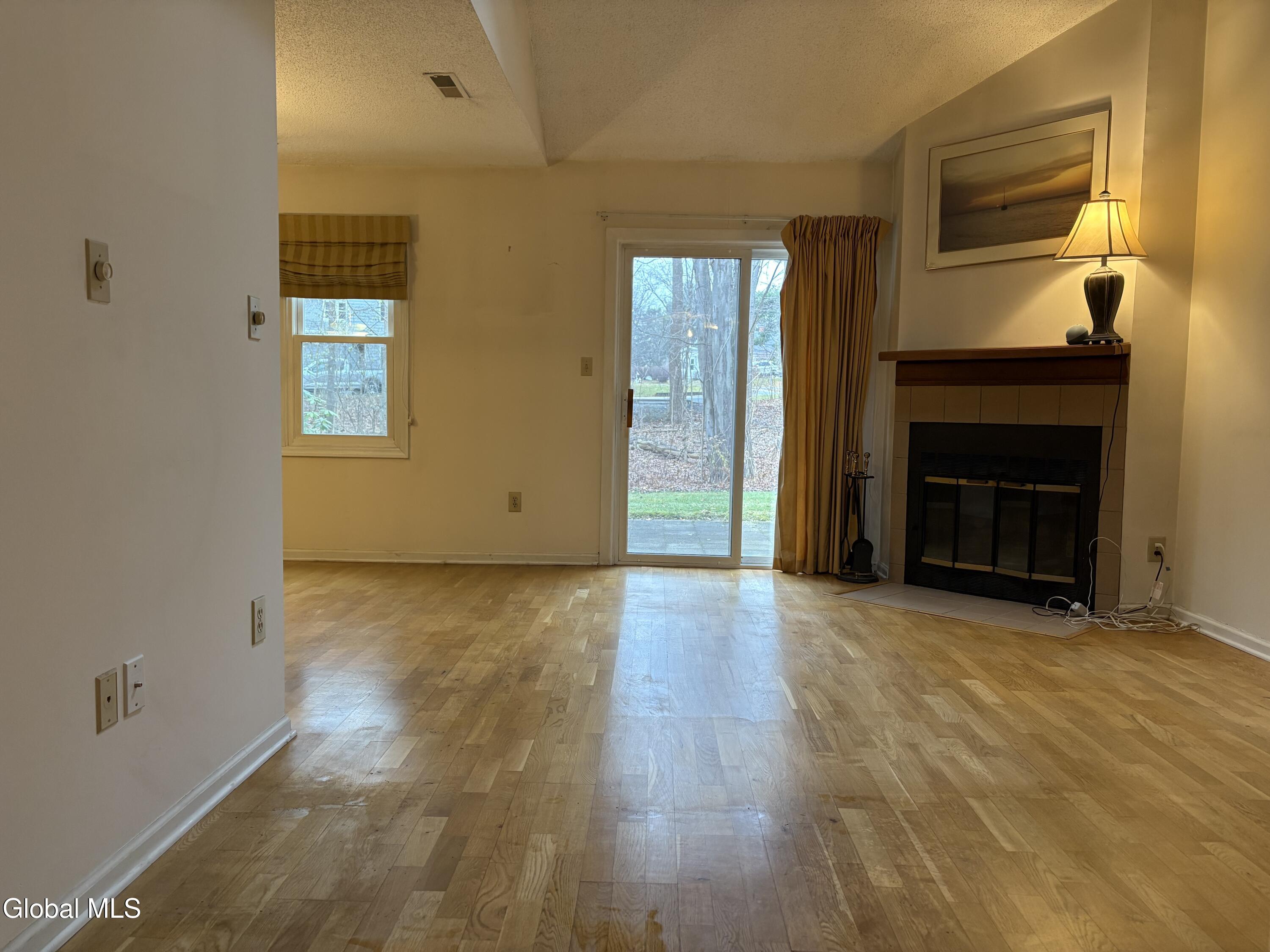 3005 Squire Boulevard Guilderland, NY 12159 - Photo 5 of 32 Slider 2