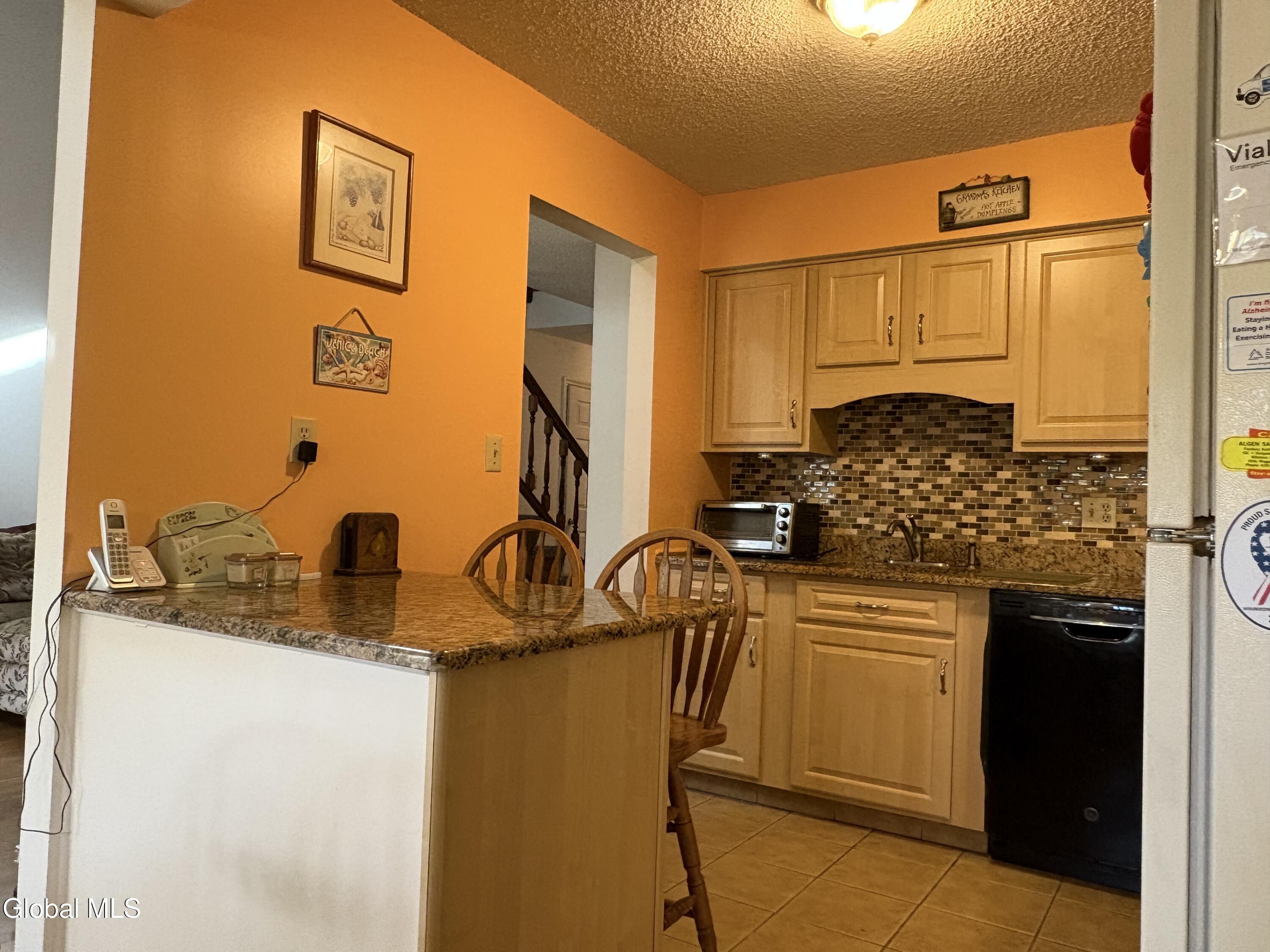 3005 Squire Boulevard Guilderland, NY 12159 - Photo 7 of 32 Counter