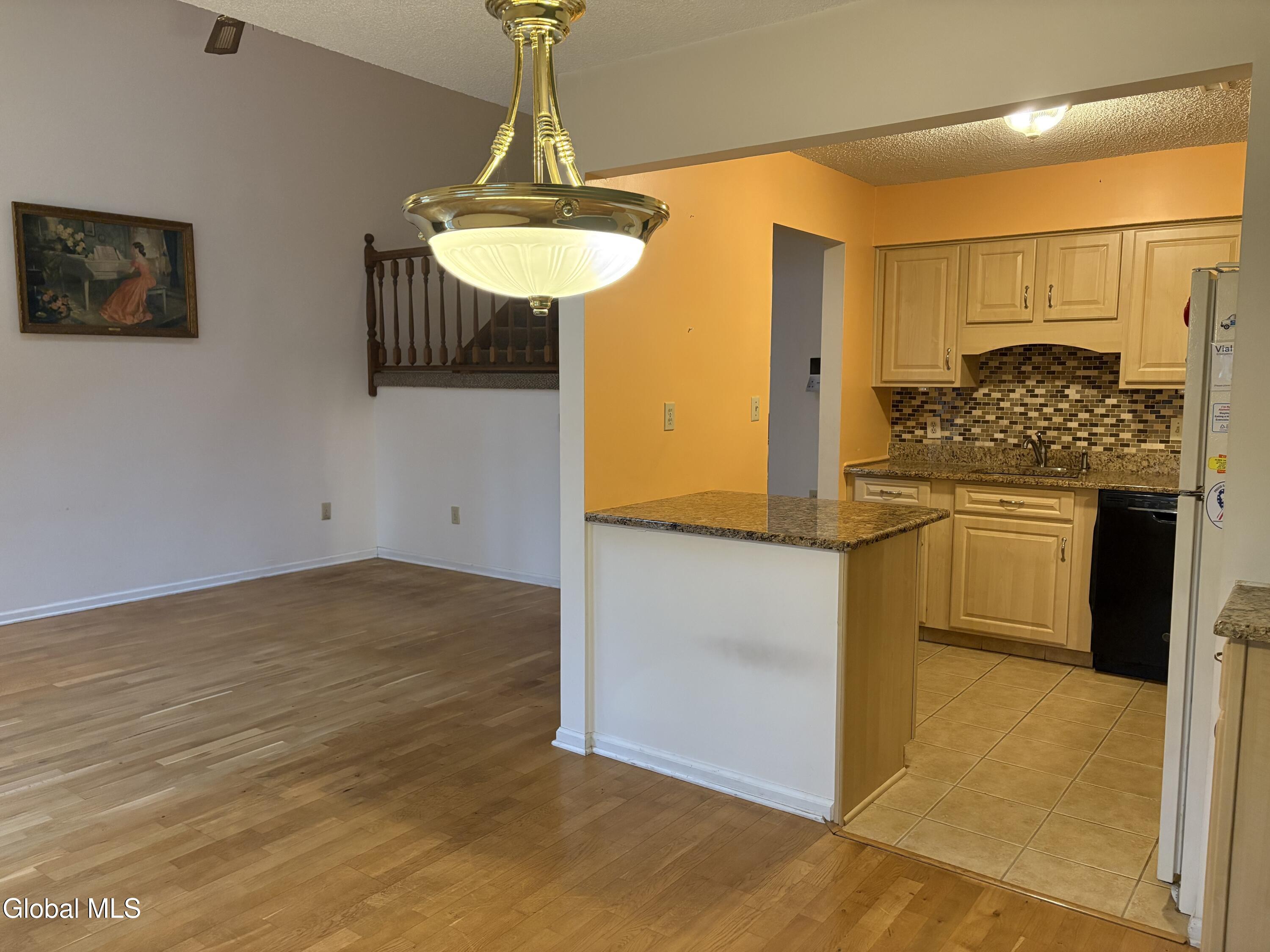 3005 Squire Boulevard Guilderland, NY 12159 - Photo 9 of 32 Kitchen