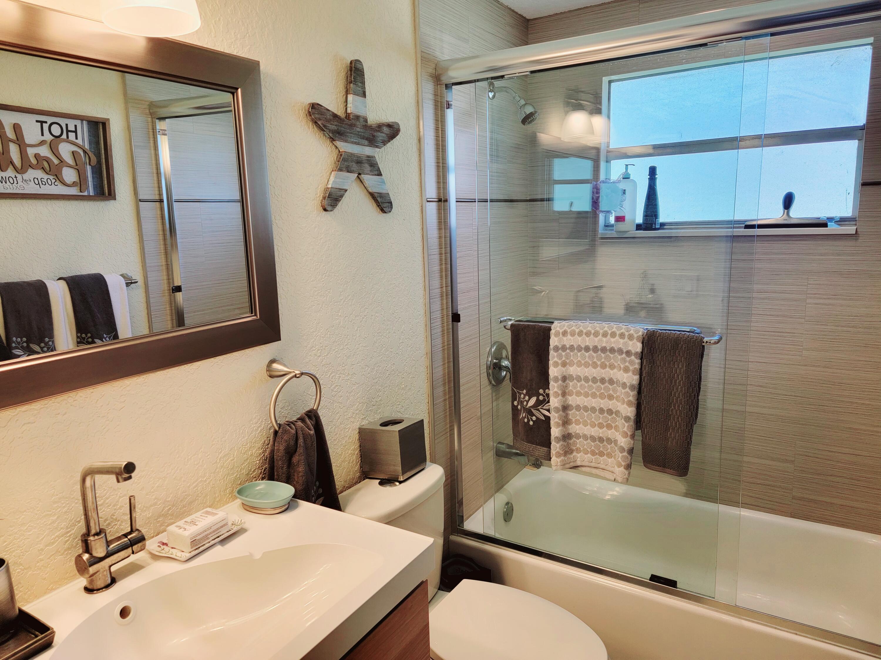 280 Monaco Way Delray Beach, FL 33446 - Photo 19 of 30 pic8